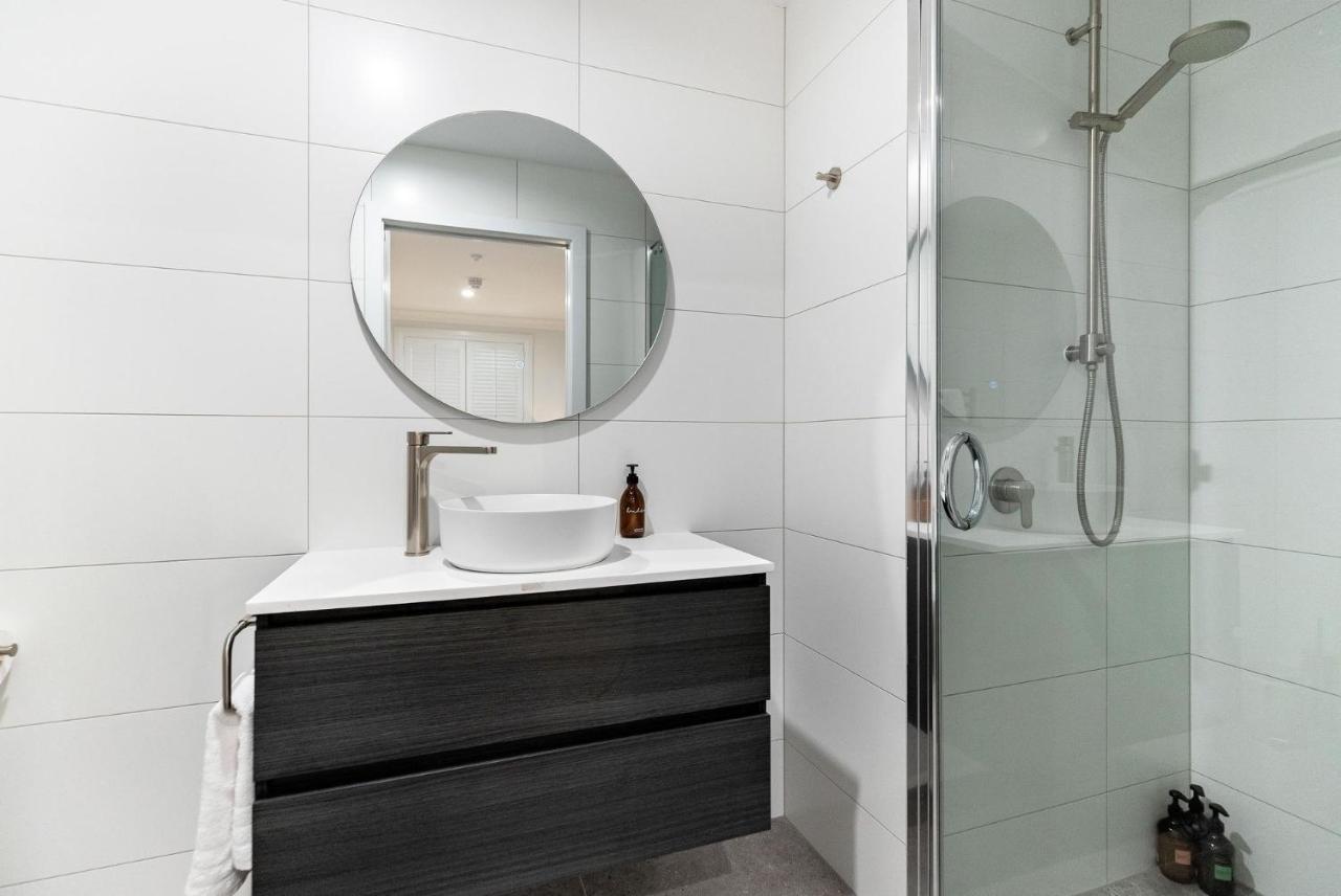 Beacon Lakeside Luxury 908 - 3 Bedroom クイーンズタウン エクステリア 写真